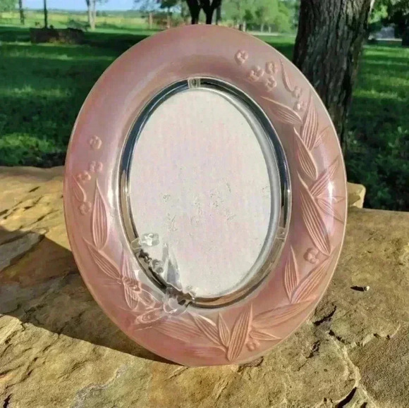 VTG Large pink oval heavy glass floral picture frame - Picture 1 of 2